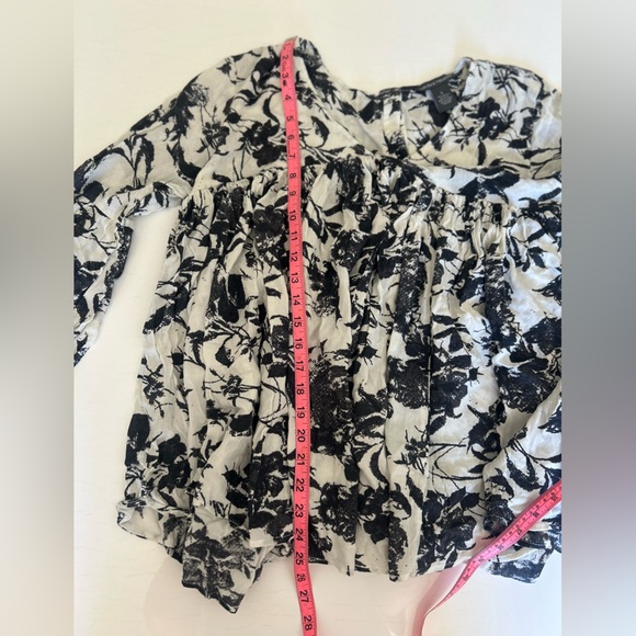 Chelsea & Theodore Large Loose Ruffle Peplum Black and White Floral Blouse - Picture 9 of 10